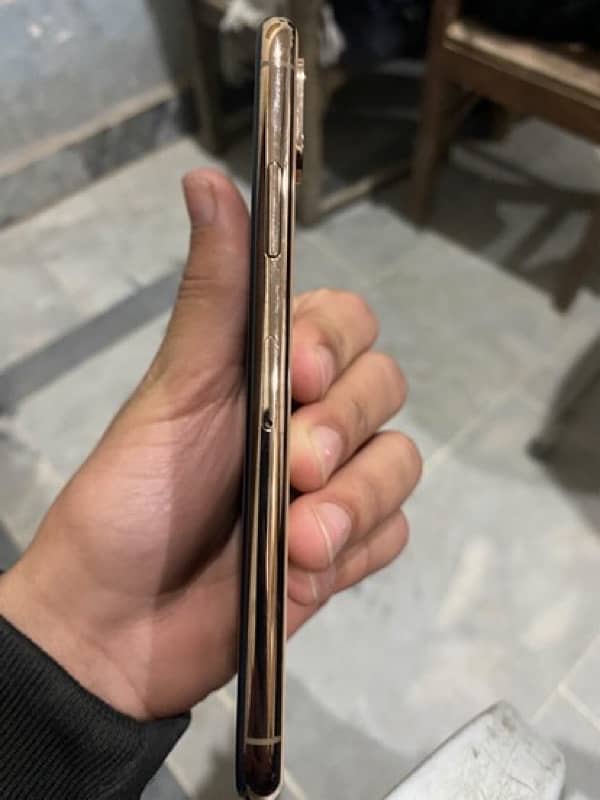 iPhone XS salling 4