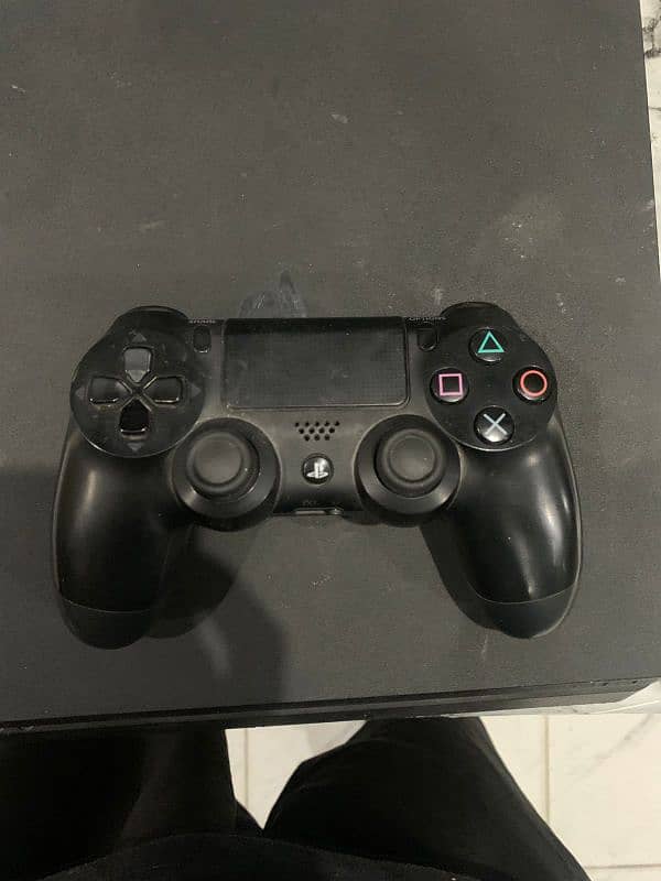 ps4 slim with 5 games 0