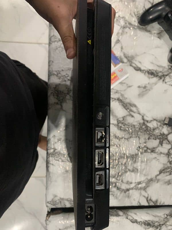 ps4 slim with 5 games 1