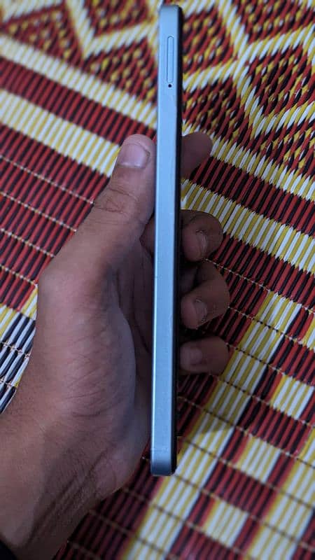 REDMI 13c GLACIER WHITE COLOUR 1