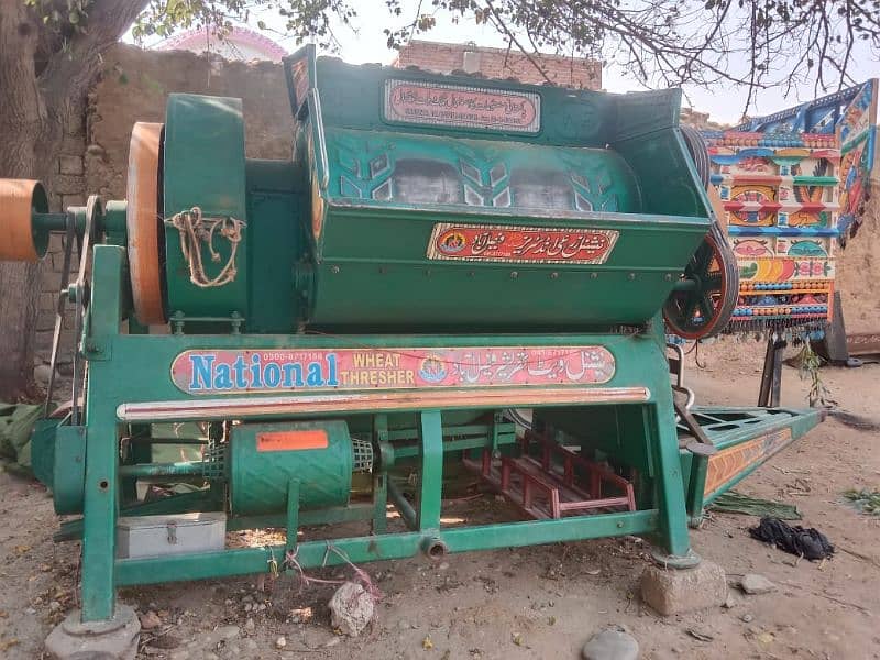 I'm selling wheat thresher National 2019 model good condition 2