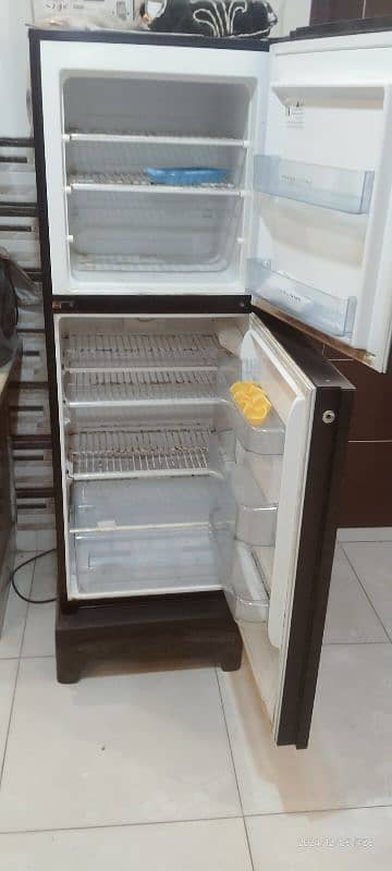 Electrolux fridge for sell 6