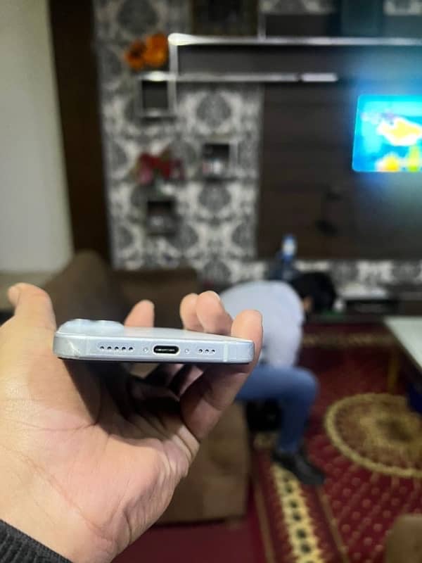 iphone 15 only one dent . water pack pta approved 5