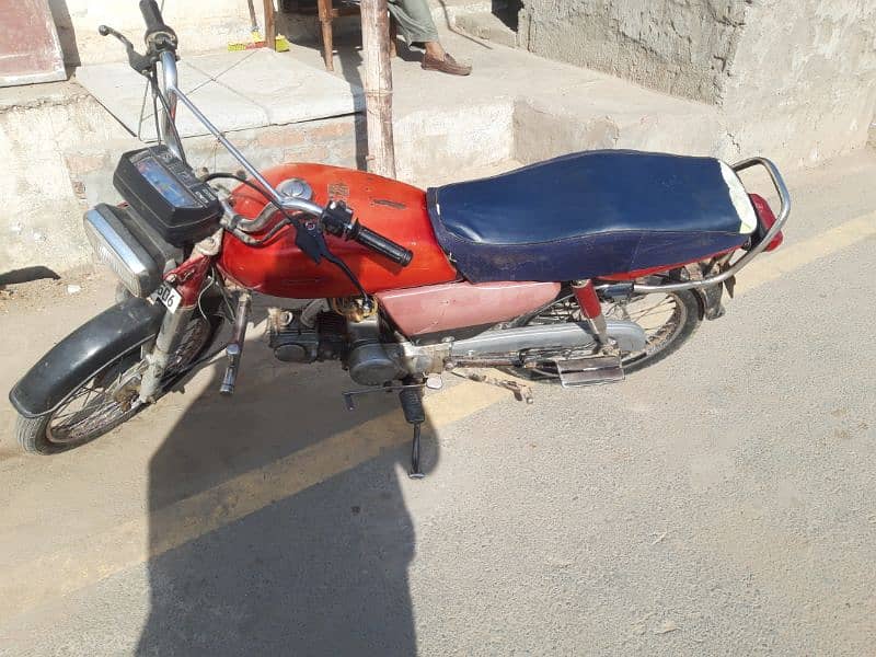 20l3 model For sale Gujrat 3