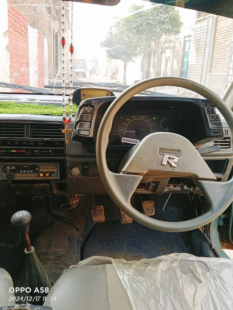 Suzuki Khyber 1994 4