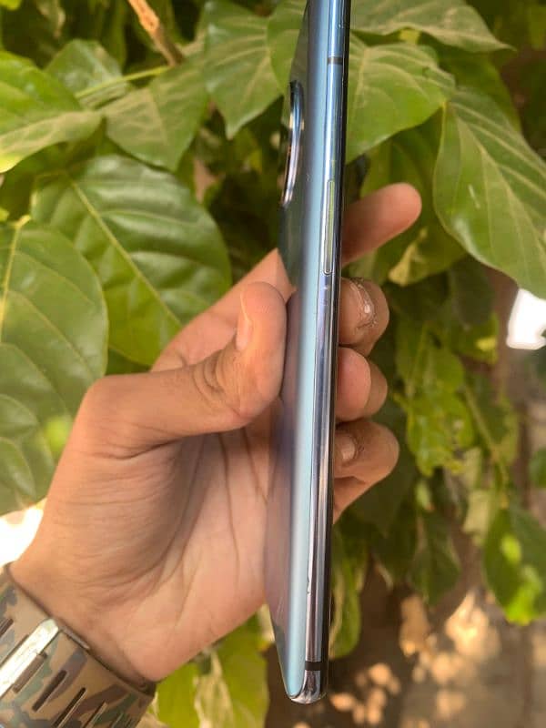 one plus 7t 8+5 128gb Dual sim 1