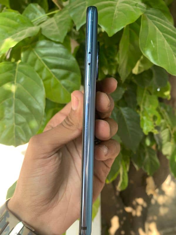 one plus 7t 8+5 128gb Dual sim 2