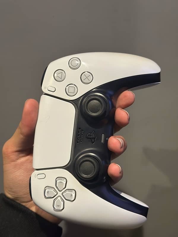 PS5 controller 5