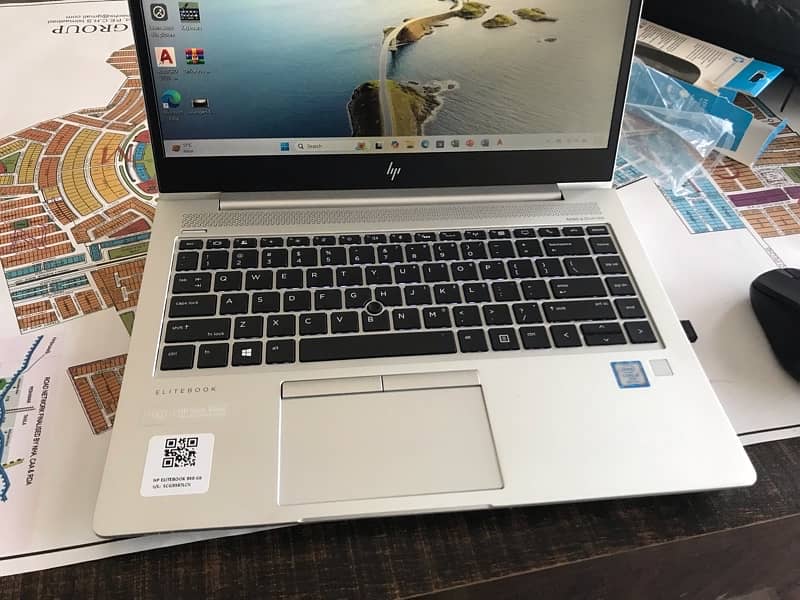 HP Elite book  core i5 8th generation touch screen  condation 10/10 8