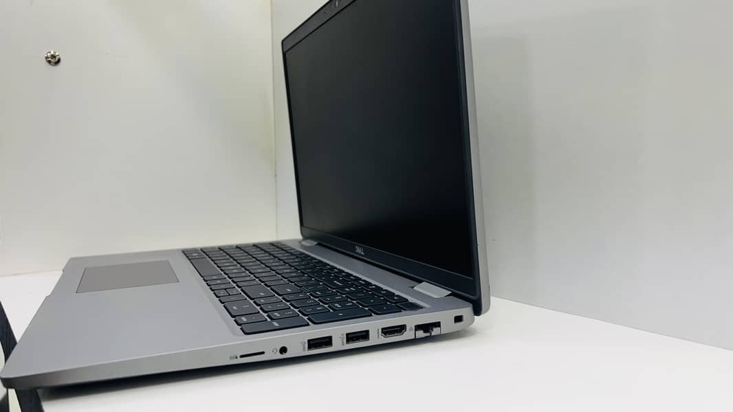 Dell Latitude 5530 5