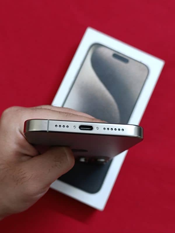 iphone 15 pro max 256gb JV (Natural Titanium) 3