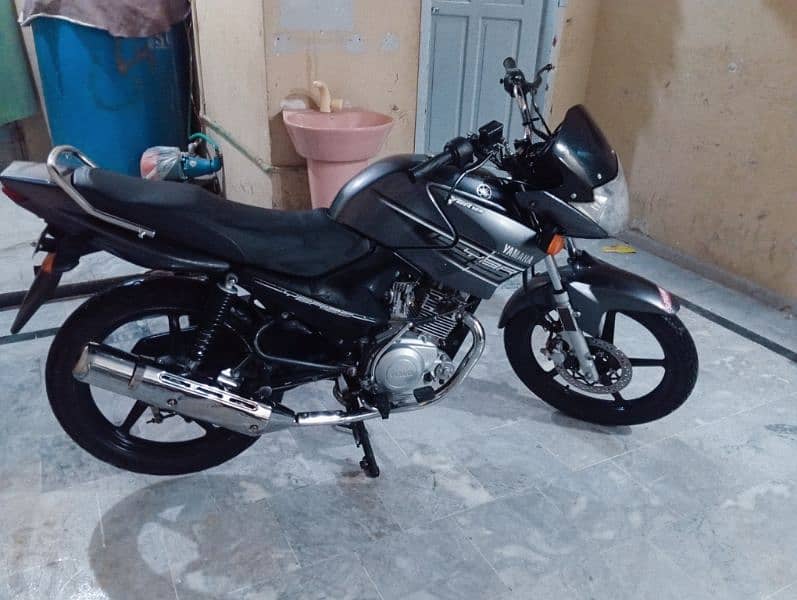 Yamaha ybr good condition 2015 model all Punjab number 2