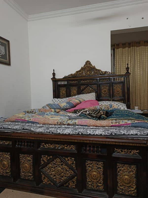 Wooden Bed King Size 2