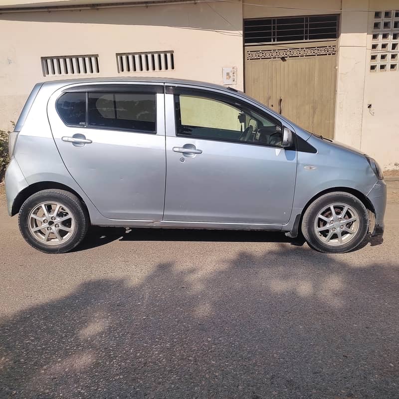 Selling Daihatsu Mira Model 2013 registered 2015 3