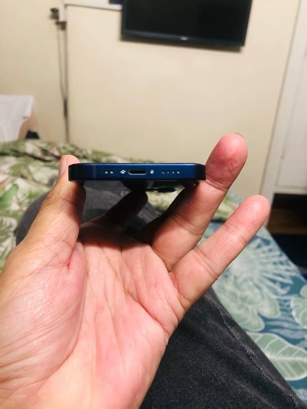 IPhone 12 mini 64GB Memorey JV hai 3