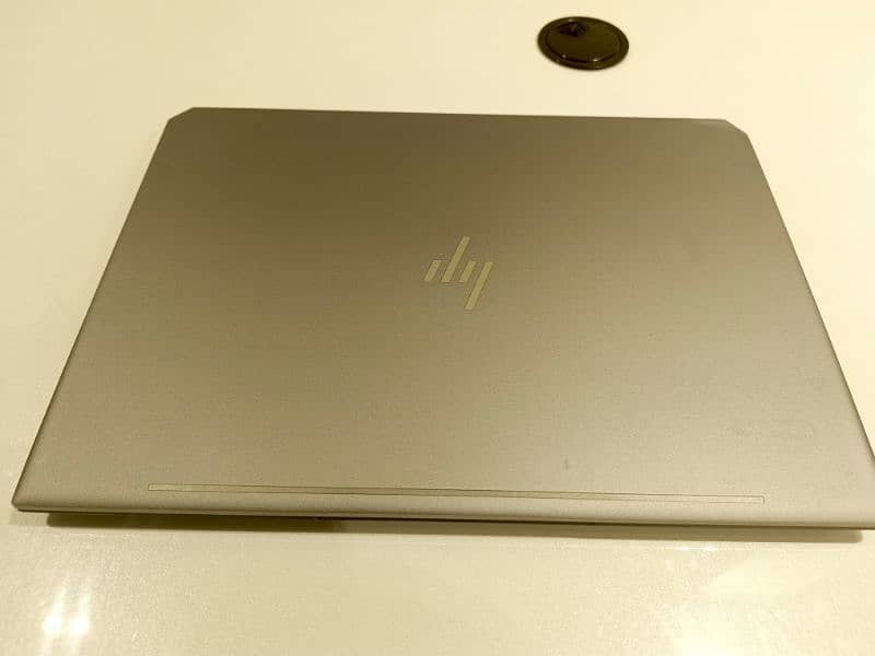 HP Zbook 0