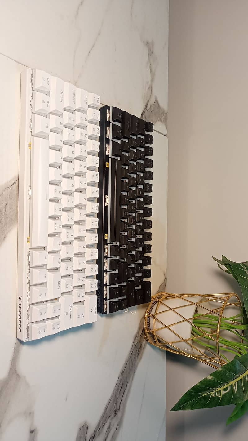 Tezzare tk-63 pro 60% wireless mechanical keyboard. 7