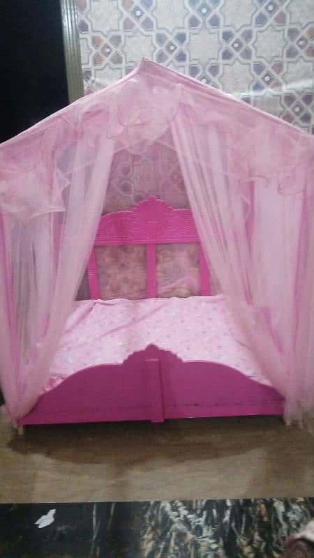 beautiful baby bed for sale 0