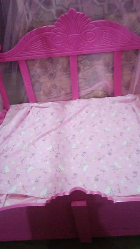 beautiful baby bed for sale 2