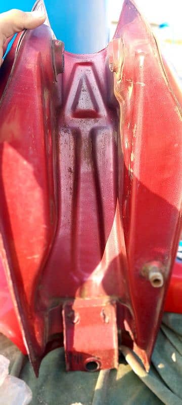 Honda 125 model 2005 original fuel tank for sale 4