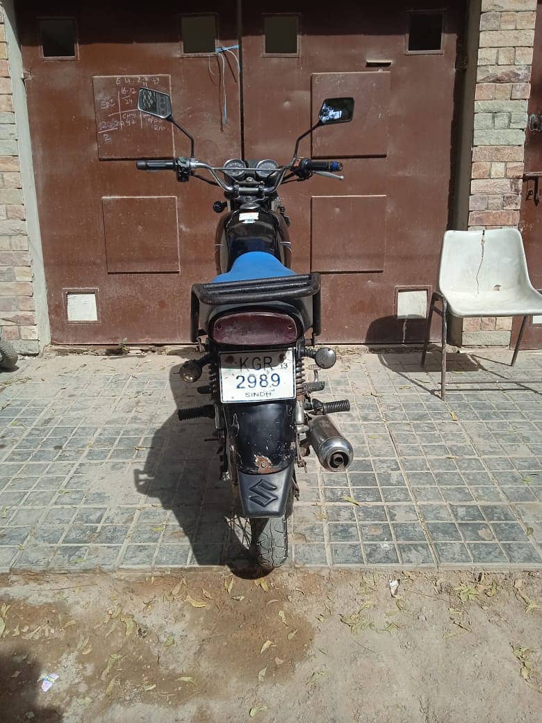 Suzuki GS 150 2013 7