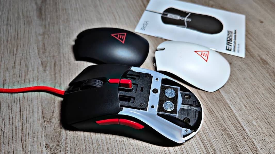 Eksa em200 customizable mouse with tunable weight system. 10