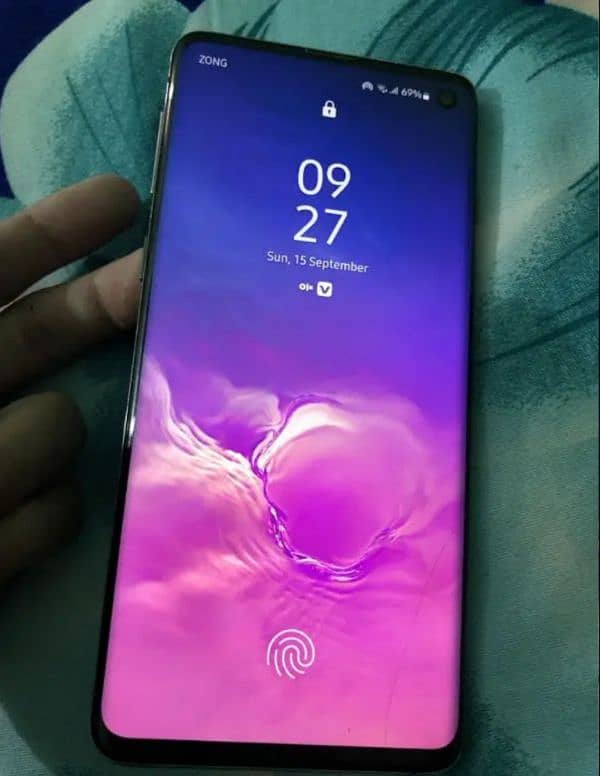 Samsung s10(8+128) 0