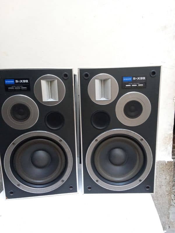 Pioneer speakers 6