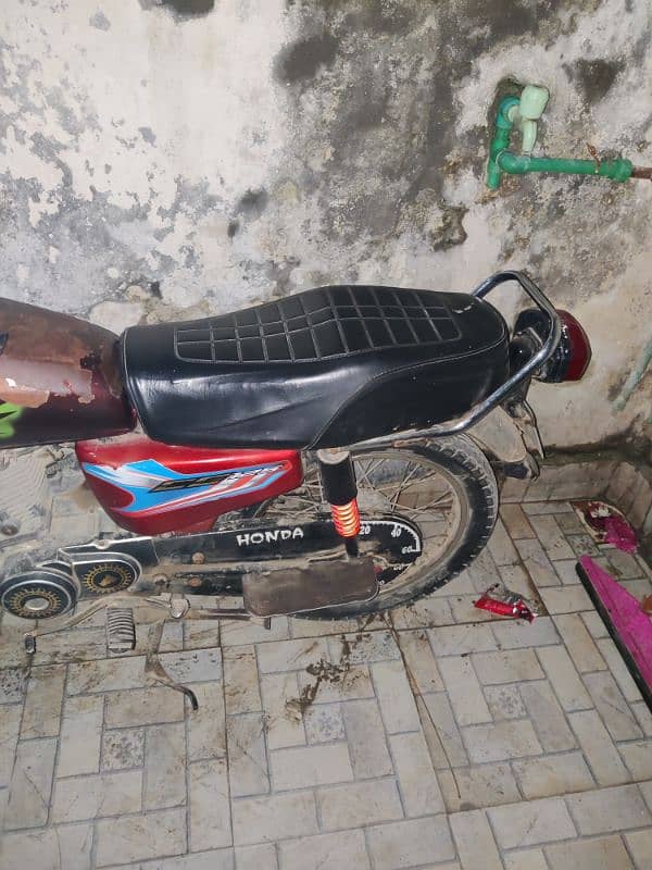 urgent sale or exchange Honda 125 9 model engine good condition 1