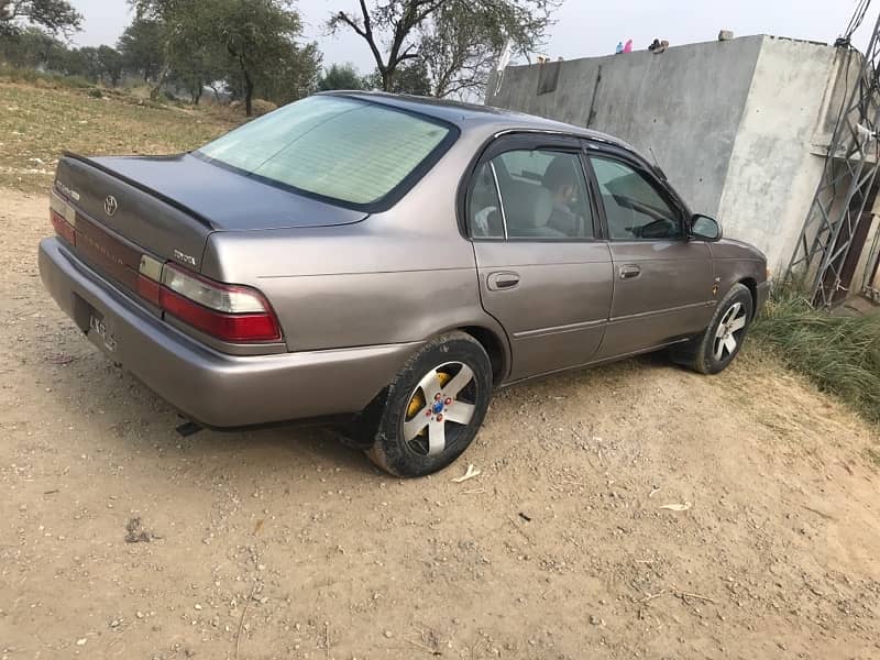 Toyota Corolla 20D canaverd 2000 madal 0