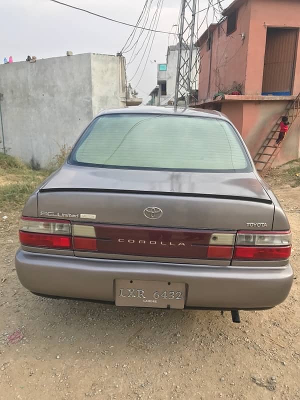 Toyota Corolla 20D canaverd 2000 madal 3