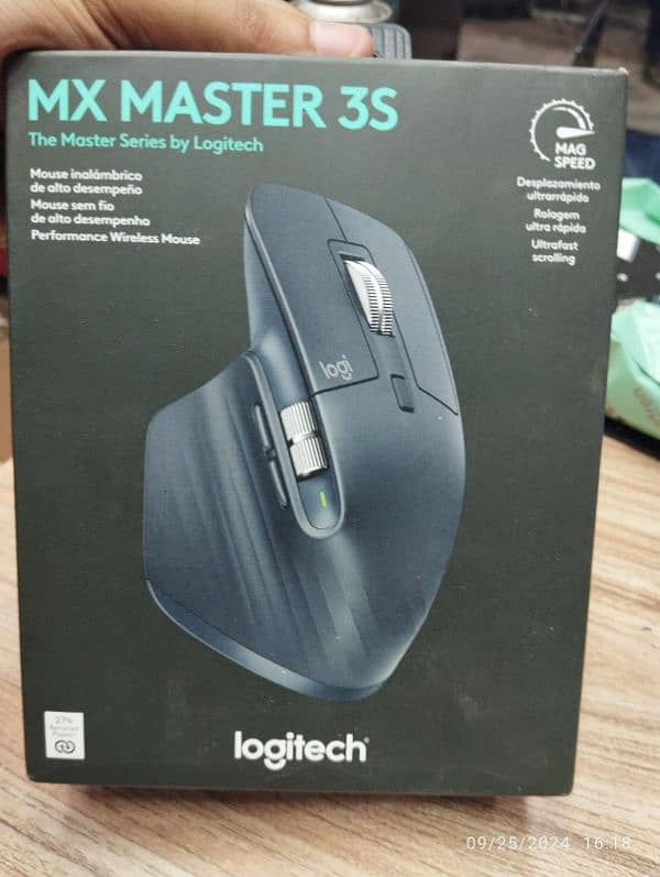 logitech mx master 3s new box pak 1 year warranty dilvery free 0