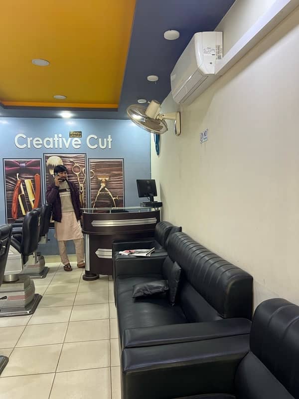 Barber Shop Setup for Sale - E-11/2 Islamabad 3