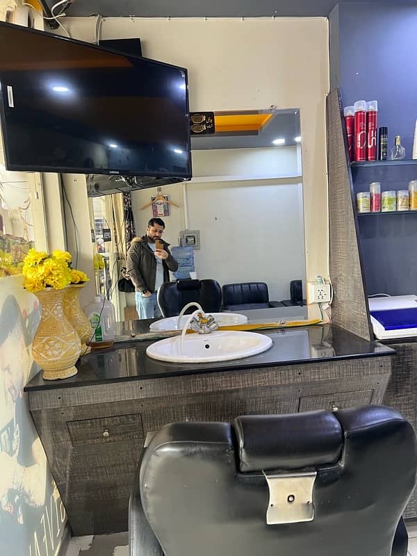 Barber Shop Setup for Sale - E-11/2 Islamabad 5