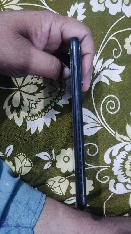 Redmi note 8 with box and charger 9