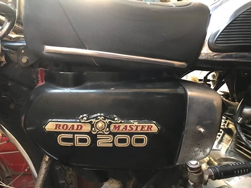 cD 200 ROAD MASTER 9