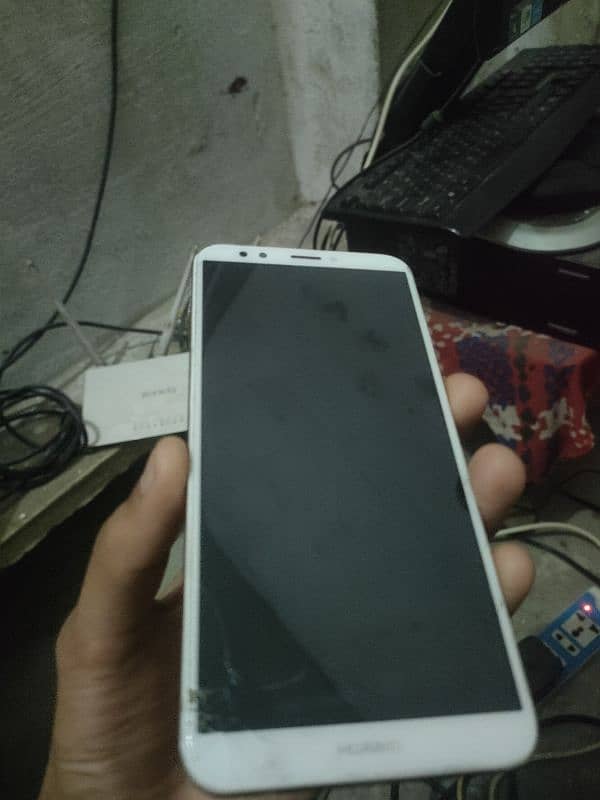 Huawei y7 prime.         3_32.   only mobile 6