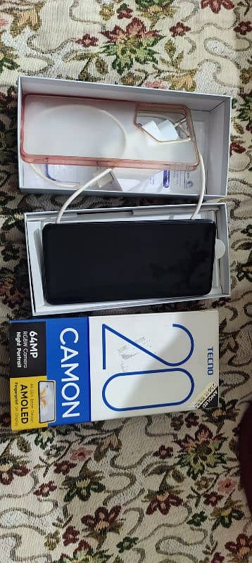 camon 20  8+8 /256 gb all ok 5