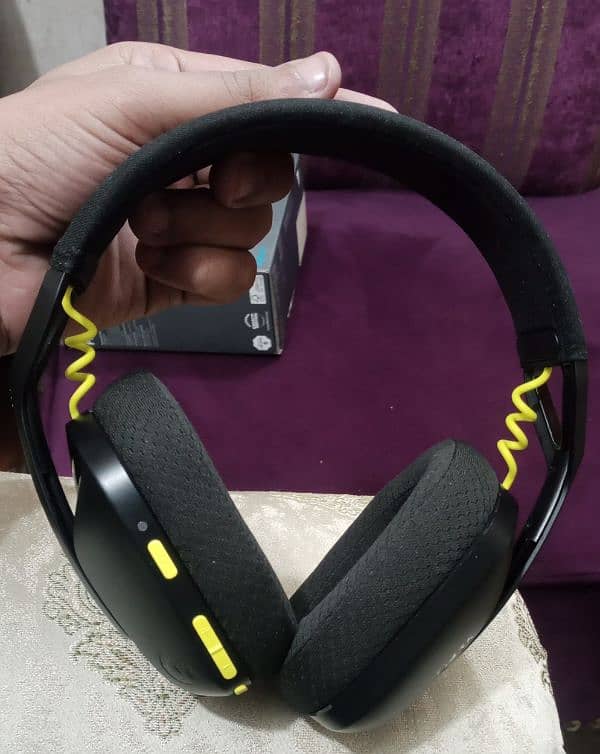 Logitech G435 Gaming Head Set 5