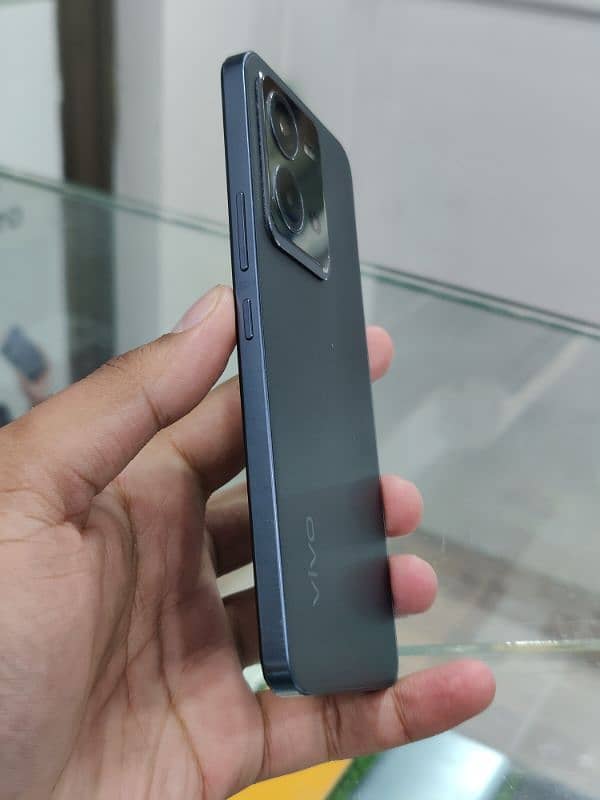 Vivo V25E 4