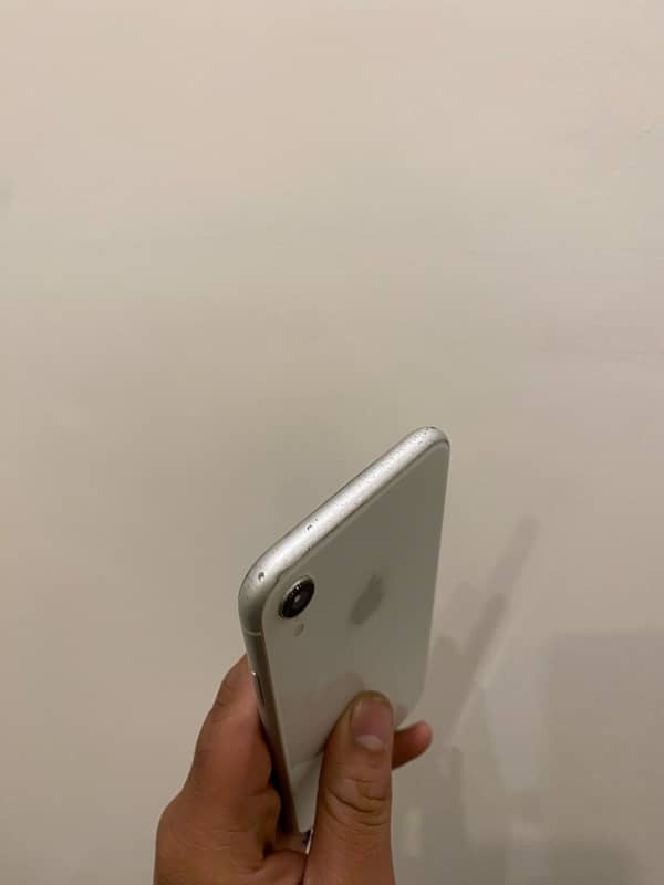 iphone xr 4