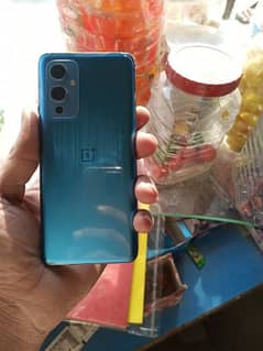 10/10 oneplus 9 condition koi msla nhi pta 1 SIM life time