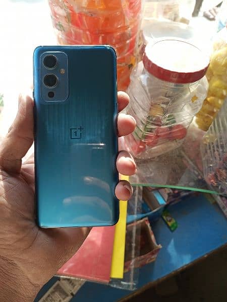 10/10 oneplus 9 condition koi msla nhi pta 1 SIM life time 0