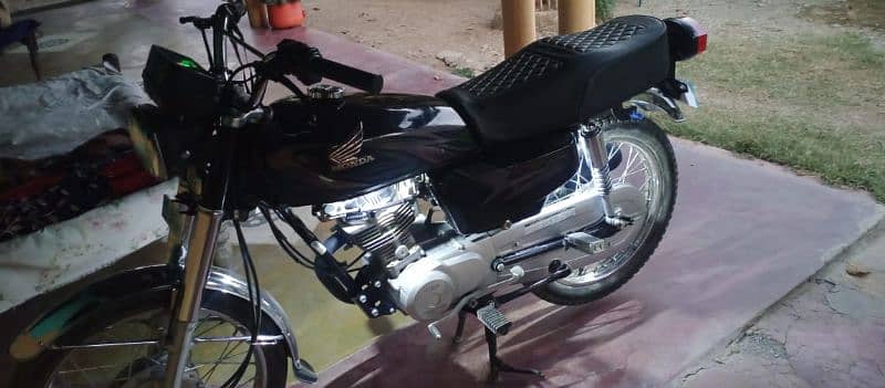 Honda 125 2023 model urgent sale 4