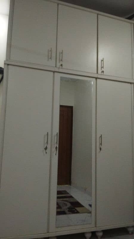 10 feet cupboard with separate upper partition 0