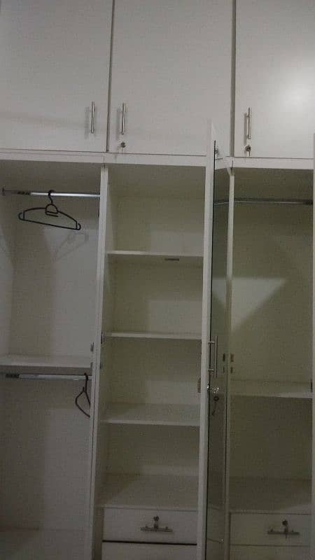 10 feet cupboard with separate upper partition 3