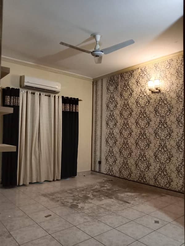 ONE KANAL BASEMENT FOR RENT 17