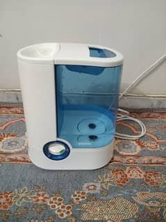 VICKS VL 750 HUMIDIFIER IN EXCELLENT CONDITION