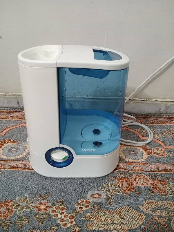 VICKS VH 750 HUMIDIFIER IN EXCELLENT CONDITION 0