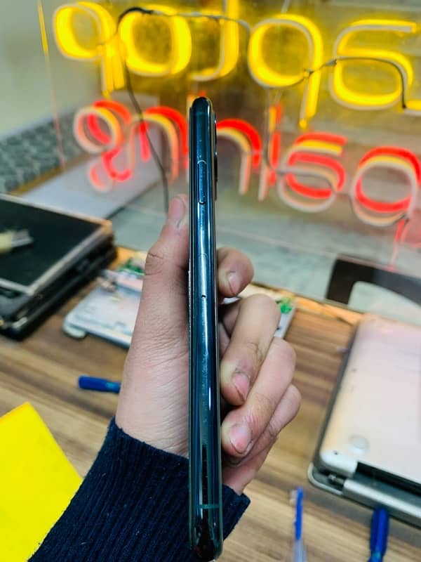 iphone 11 pro max 5